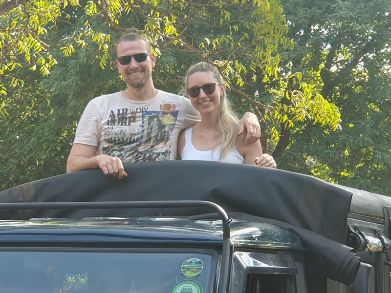 Udawalawa Nationalpark Safari Elefanten in freier Wildbahn ab/bis Hambantota