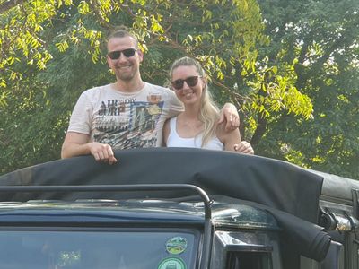 Udawalawa Nationalpark Safari Elefanten in freier Wildbahn ab/bis Hambantota