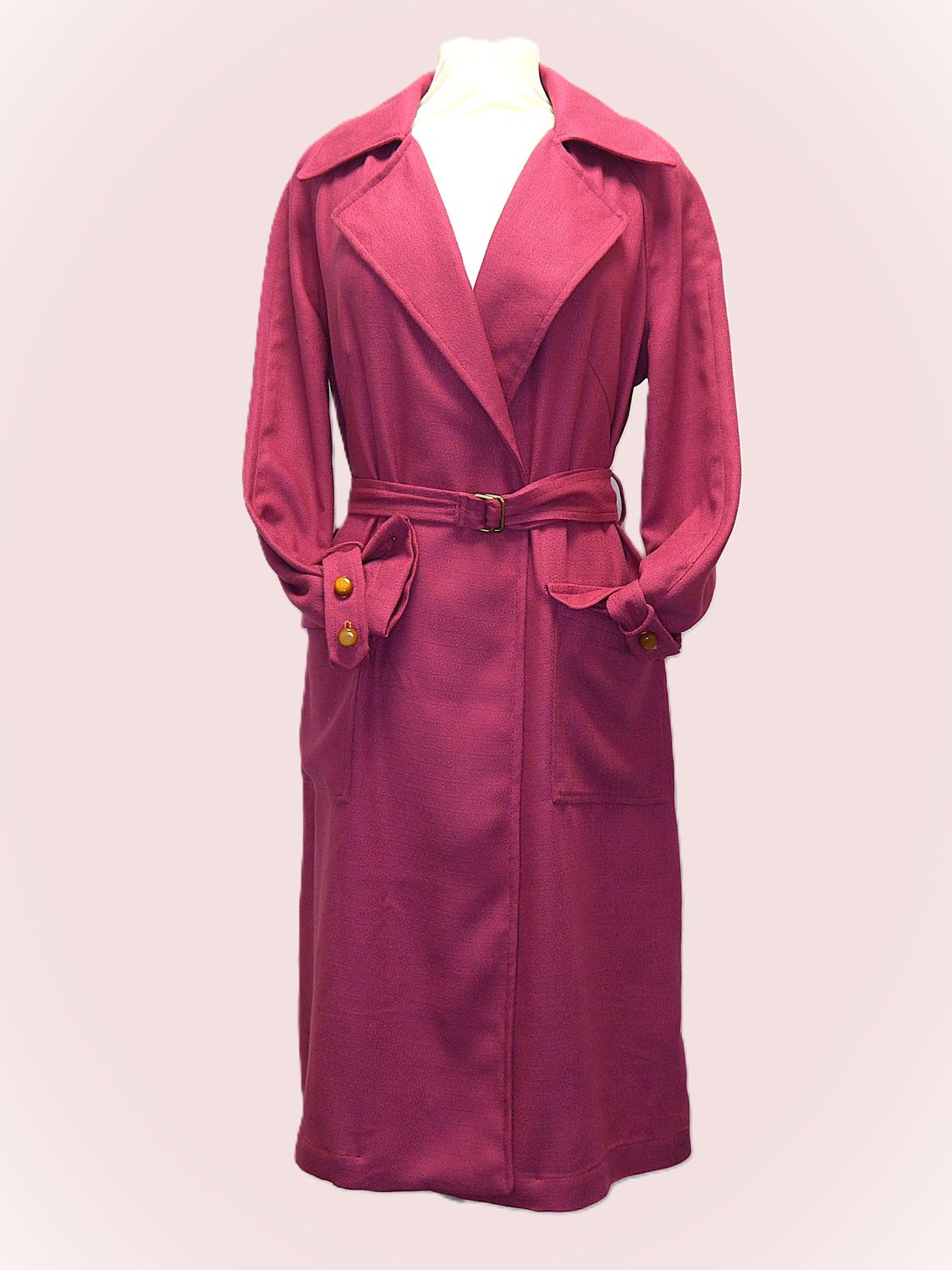 Trenchkleid in geschmackvollem Beerenton