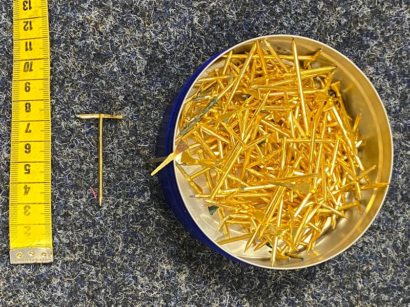 Sammlung Miniatur-Spitzhacken goldfarben