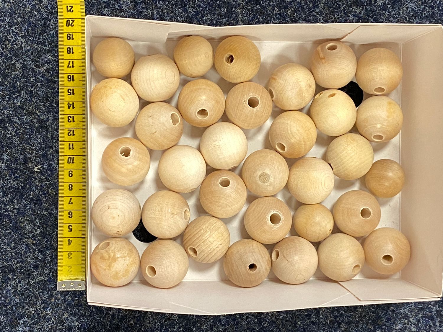 Konvolut Holzkugeln natur mit Bohrung