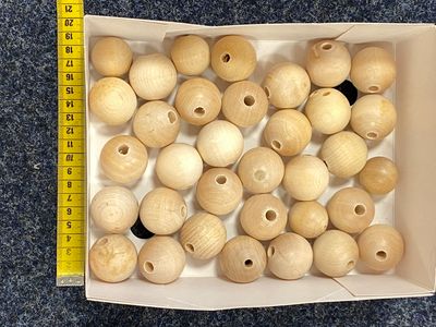 Konvolut Holzkugeln natur mit Bohrung