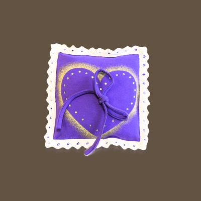 kleines Ringkissen lila mit Glitzerherz kleines Ringkissen lila mit Glitzerherz