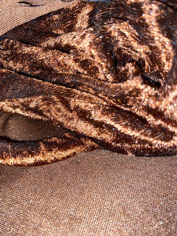 Spiegelsamt braun – glänzend &amp; elegant aus Downcycling 1 x 1,45 Meter