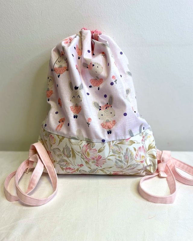 Rucksack mit floraler Note und Balletthäschen