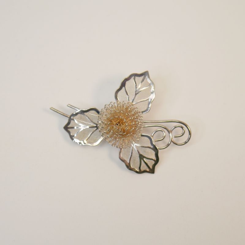 Vintage Brosche Blüte mit Blättern