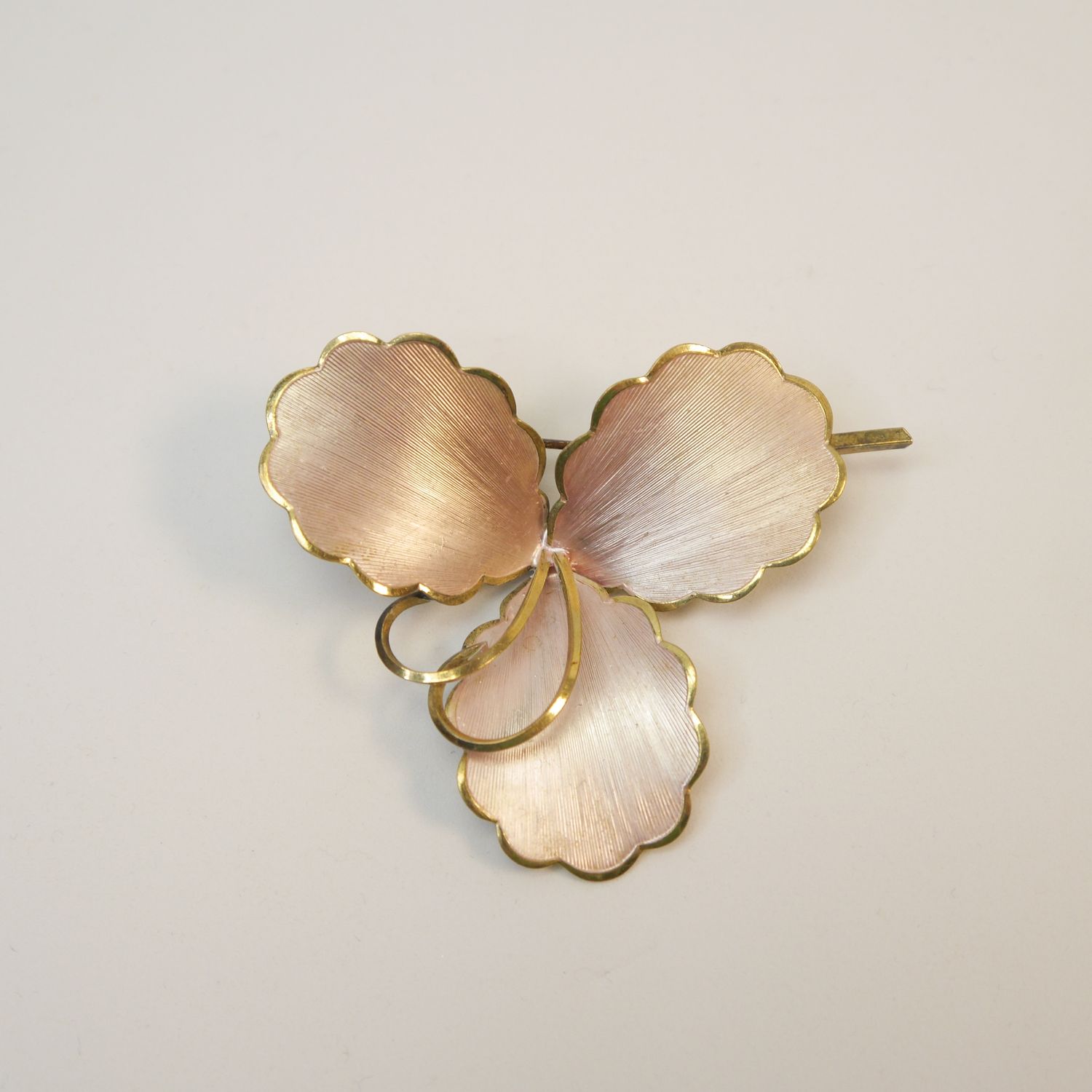 Vintage Brosche Blätterdesign – goldfarben mit Rosé-Schimmer