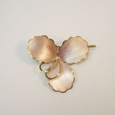 Vintage Brosche Blätterdesign – goldfarben mit Rosé-Schimmer Vintage Brosche Blätterdesign – goldfarben mit Rosé-Schimmer