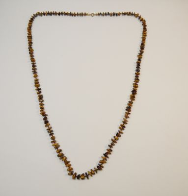 Lange Halskette aus Tigerauge-Splittern – Naturstein-Schmuck in warmen Brauntönen