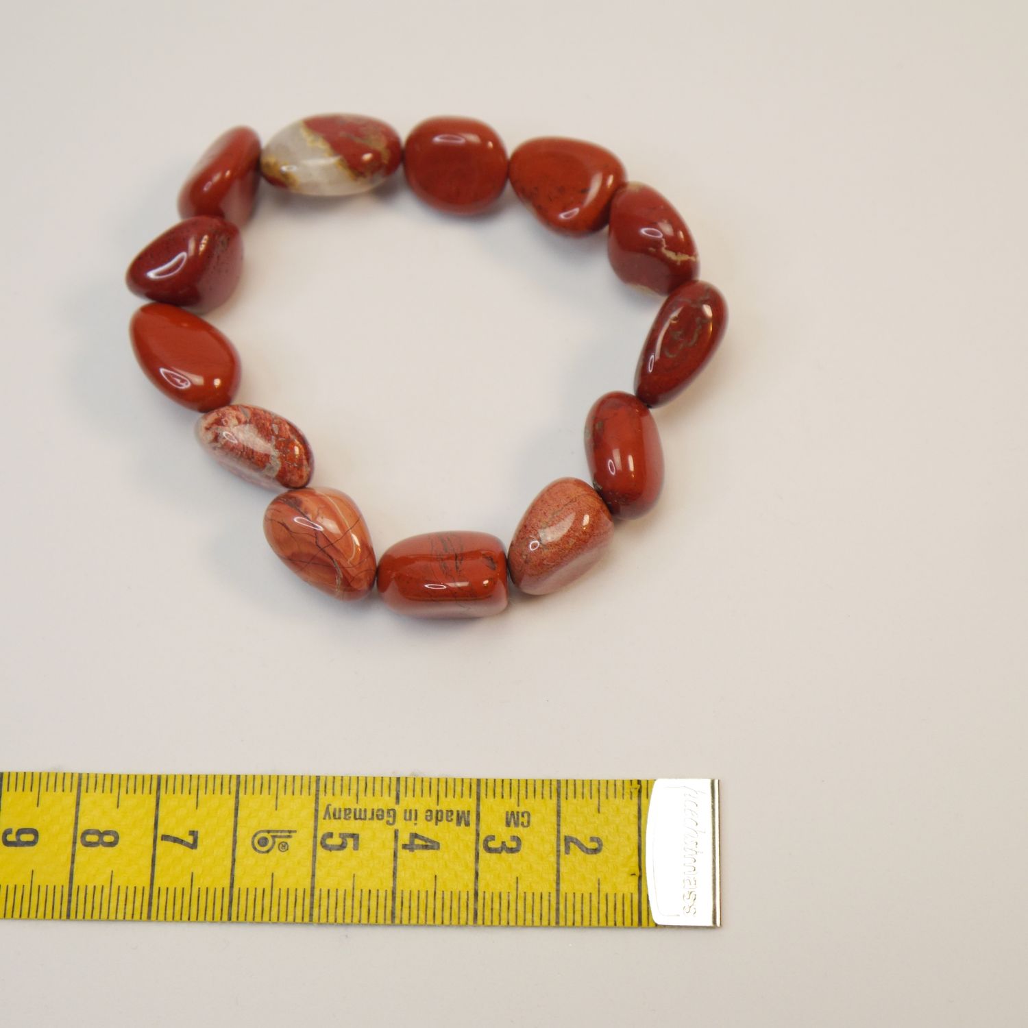 schweres Stretch-Armband aus roten Natursteinen