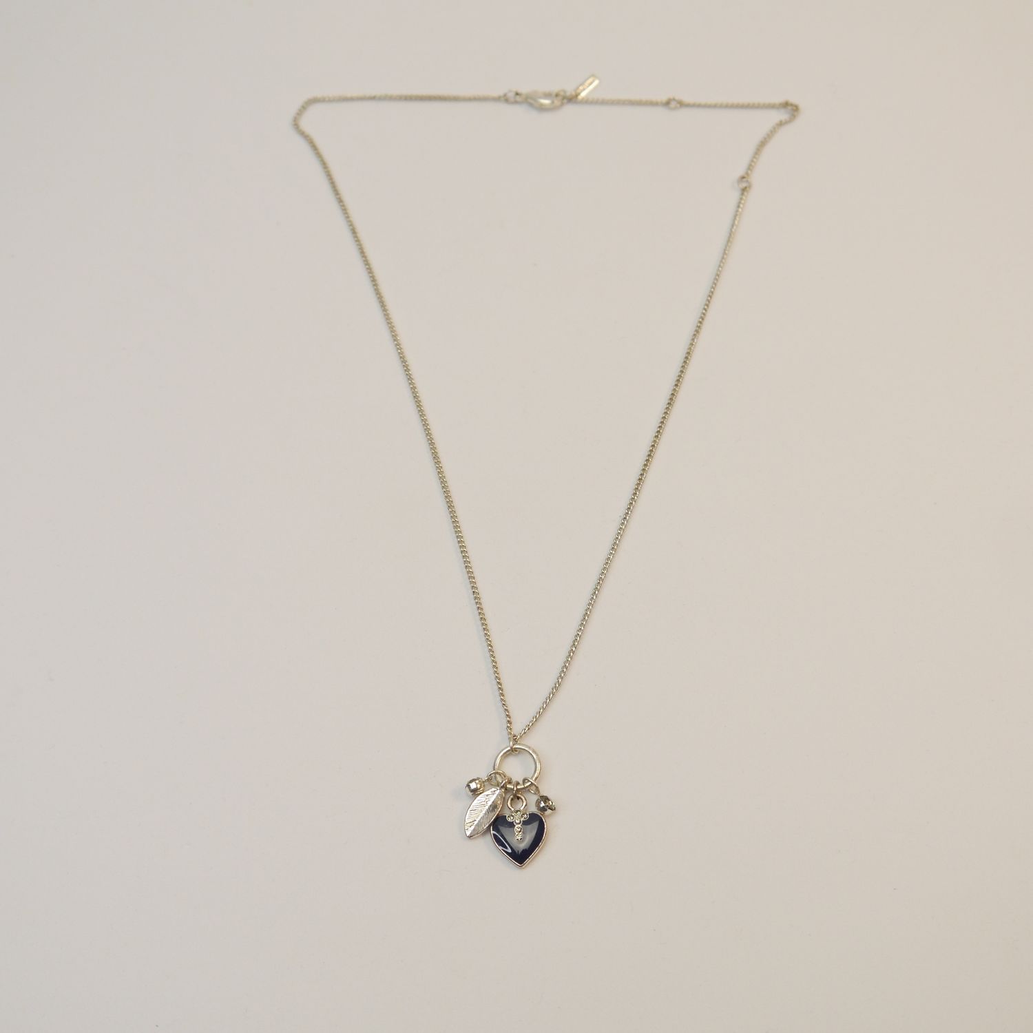Feine Halskette mit Herz-Anhänger von Pilgrim