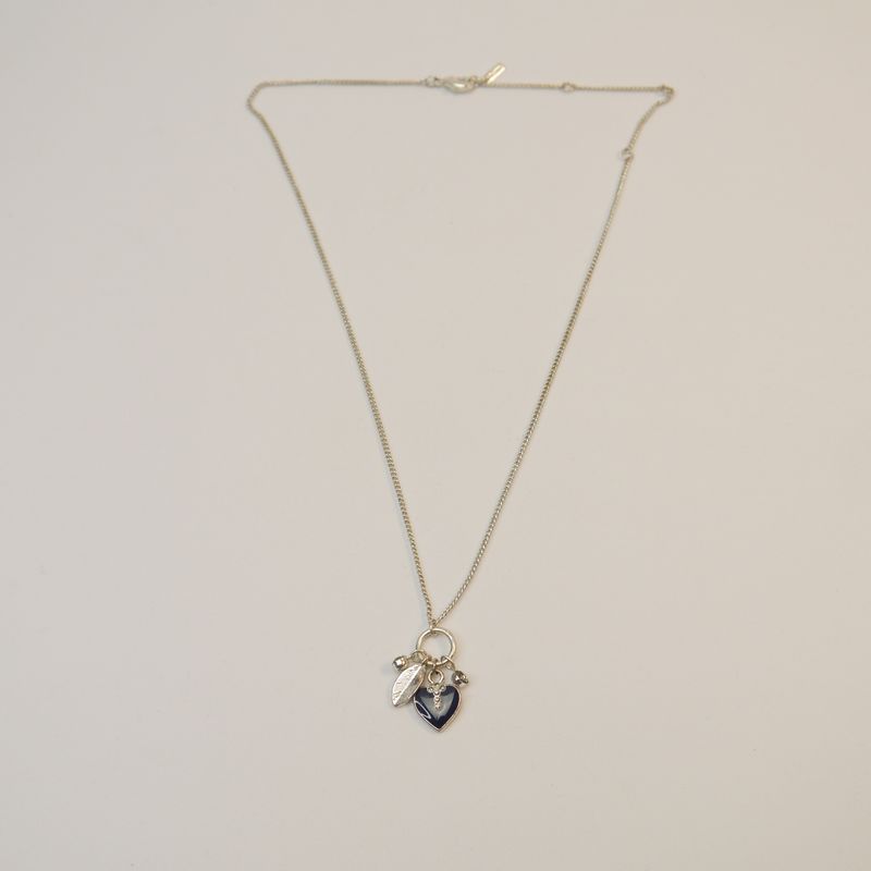 Feine Halskette mit Herz-Anhänger von Pilgrim