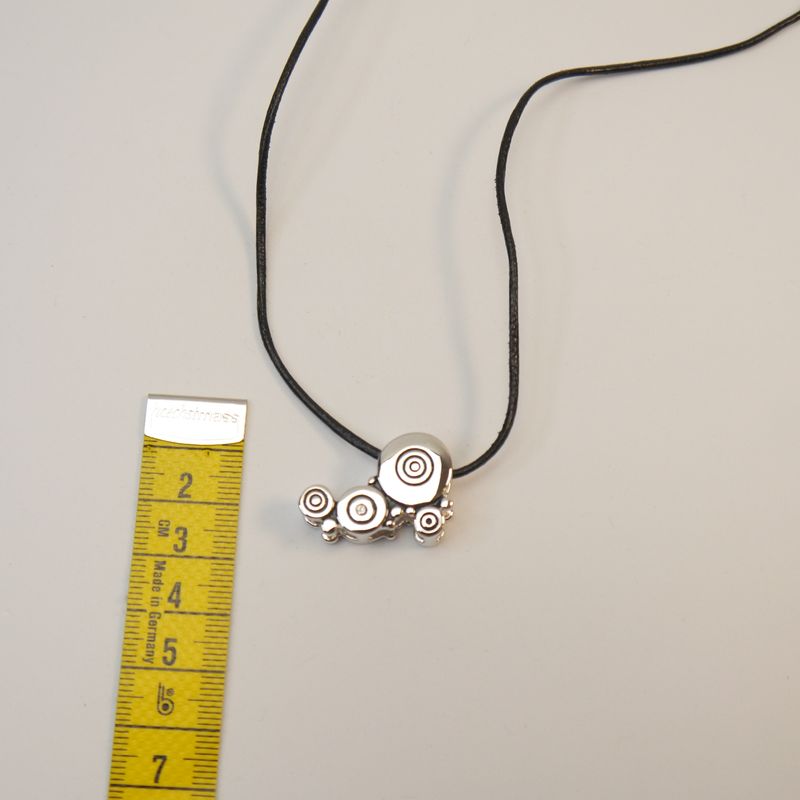 Pierre Lang Metallanhänger auf Lederband