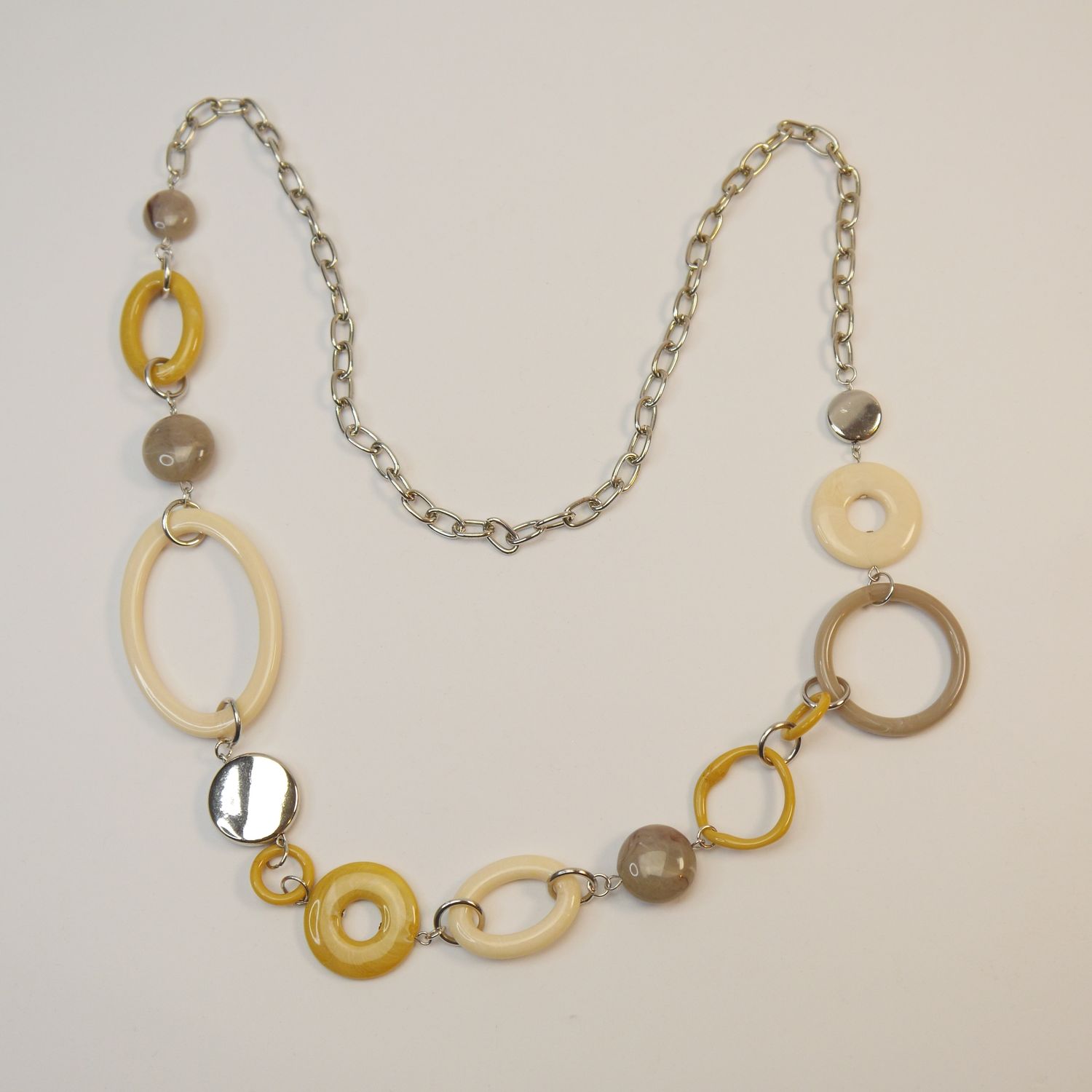 Statement-Kette in warmen Erdtönen