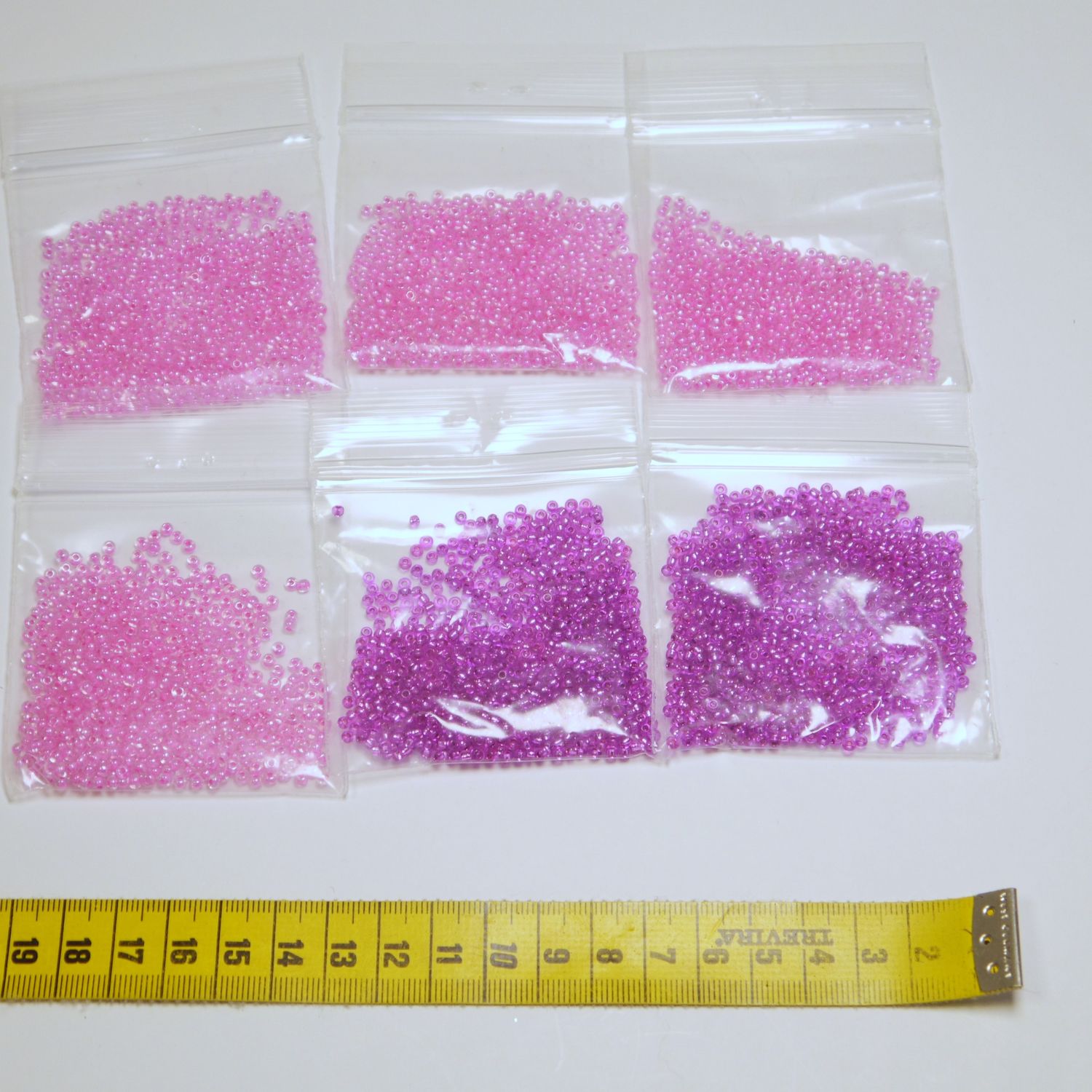 Rocailles Glasperlen Rosa &amp; Flieder – Lagerfund aus den 1990ern