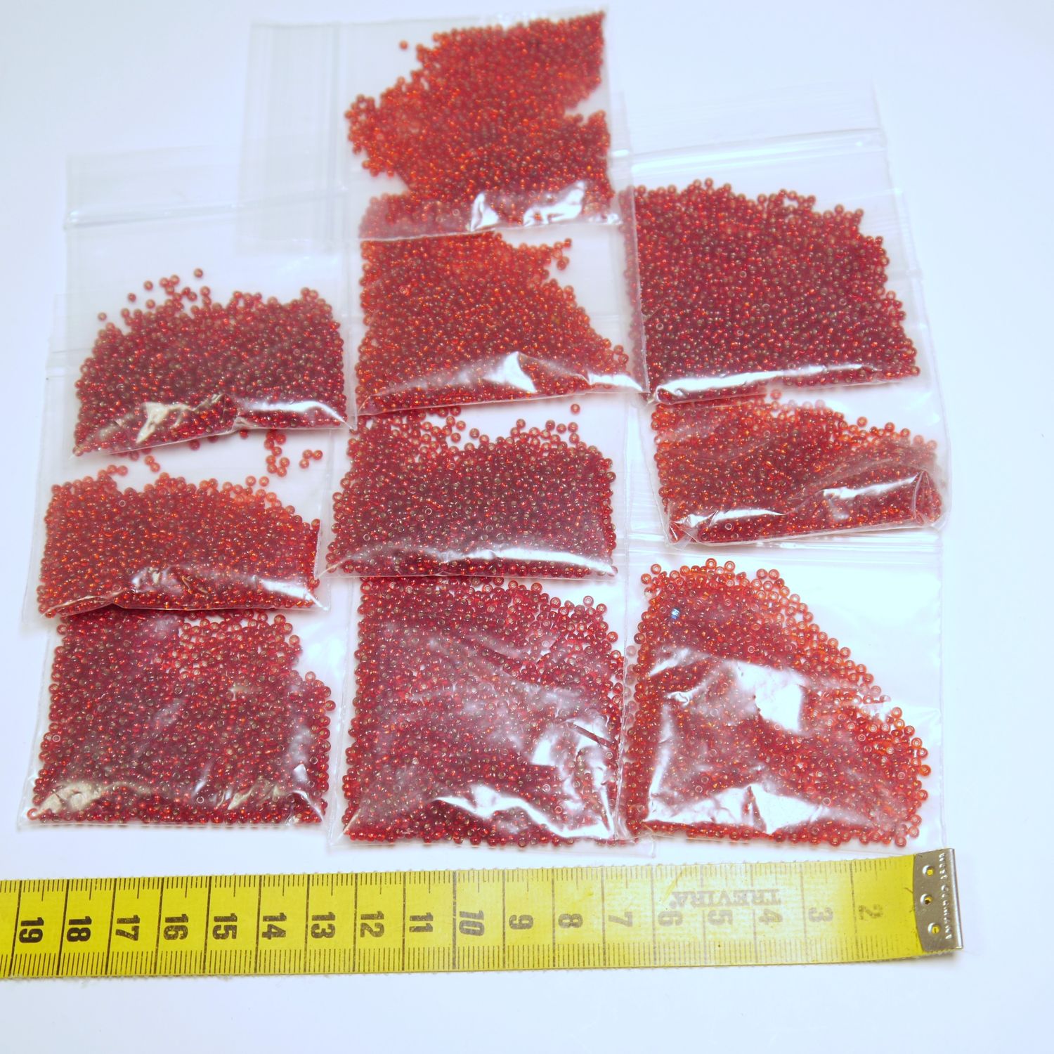 Rocailles Glasperlen Rot – Lagerfund aus den 1990ern