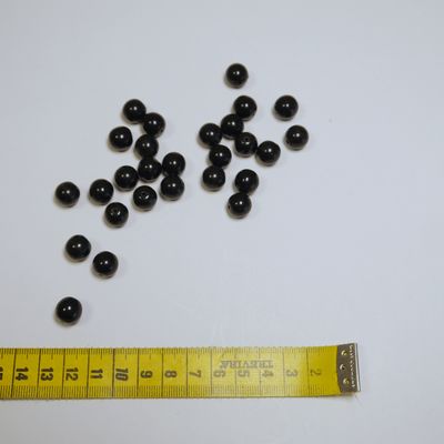 Konvolut mit älteren, schwarzen Glasperlen Konvolut mit älteren, schwarzen Glasperlen