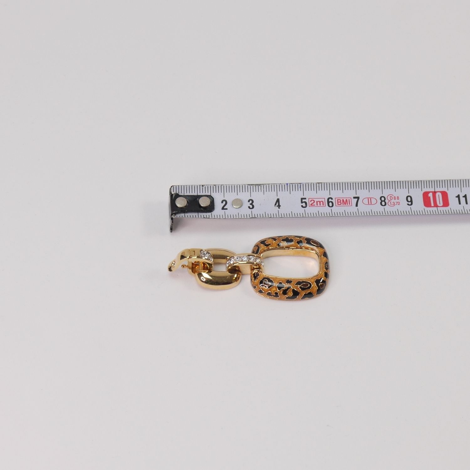 Pompöös Anhänger mit Leopardenmuster