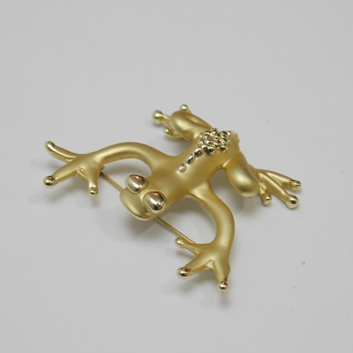 Goldfarbene Frosch-Brosche
