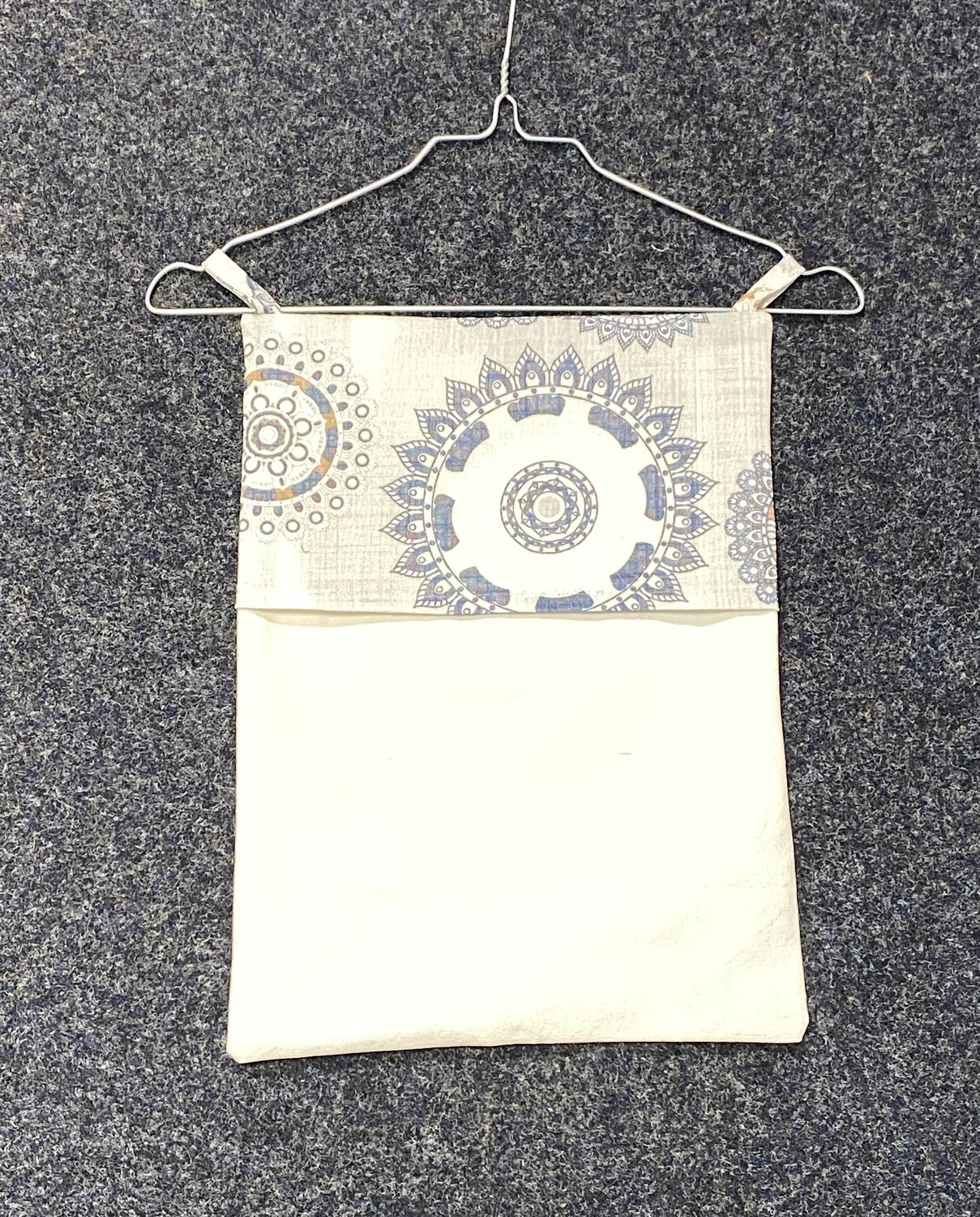 Wäschesammler mit Mandala-Design