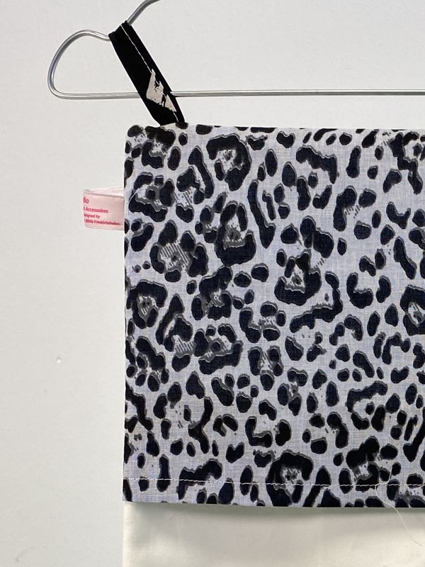 Wäschesammler mit Leo Print