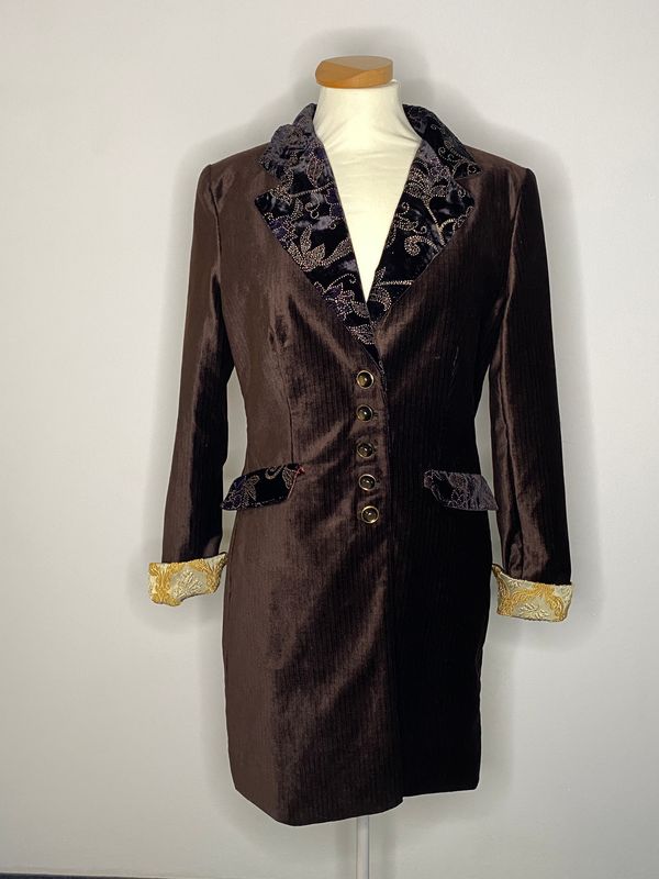 Samt-Gehrock mit Glitzerdetails