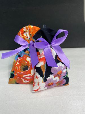 2er Set Lavendelduftsäckchen mit Blumenmuster