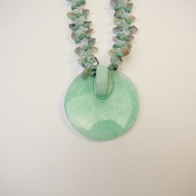 Collier mit changierendem Muschel-Anhänger in Grün