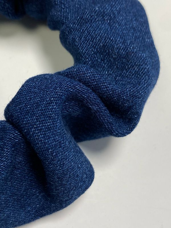 Haargummi „Jeansblau“ – aus leichtem Jeansstoff