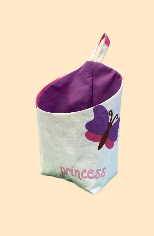 Hänge-Utensilo mit Schmetterling-Design