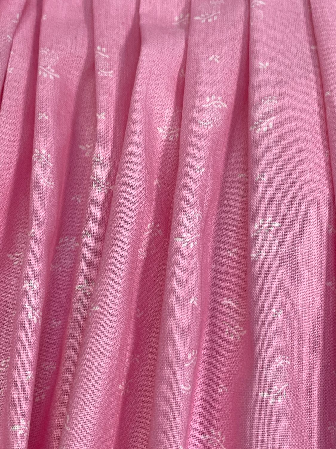 Dirndlschürzen nach Maß: Bundweite, Länge und Bindeposition wählbar, Design: Rosé – zart rosa, fein gemustert 100% Baumwolle