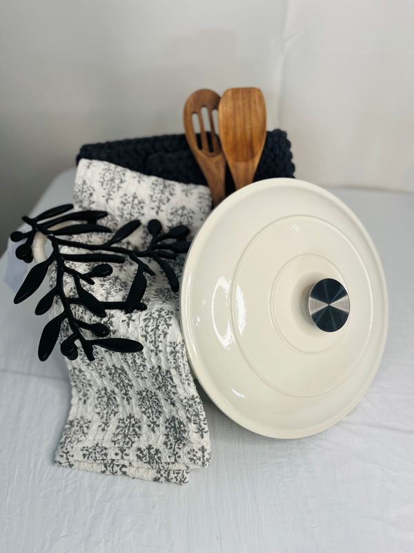 The Housewarming Haven Basket