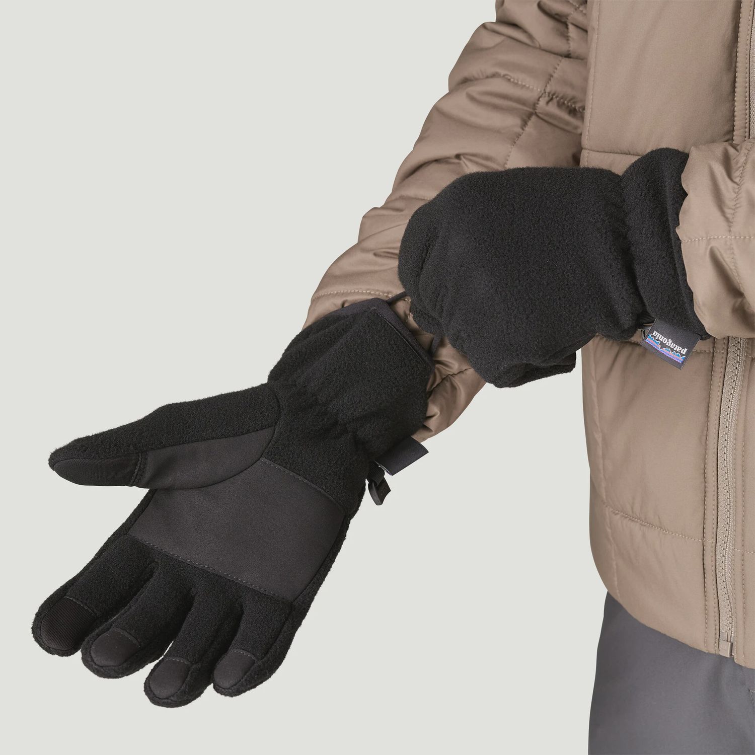 Patagonia Synchilla™ Gloves, COLOR: BLACK, Size: SMALL