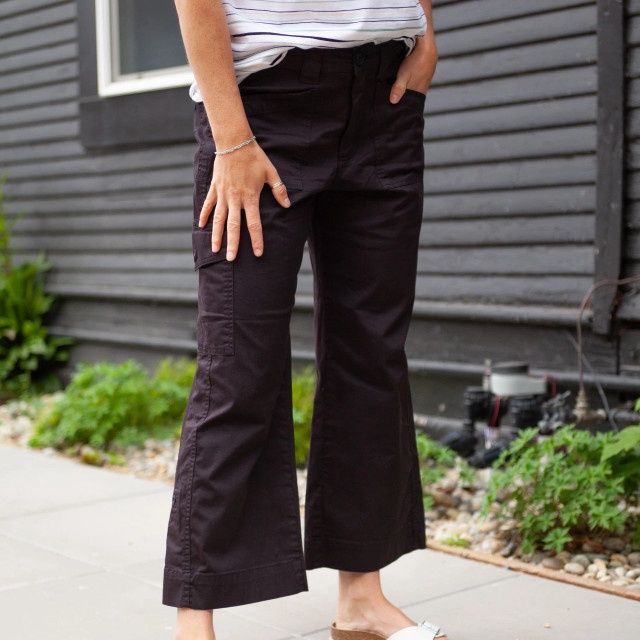 Aventura W's Arden Wide Leg Utility Pant, COLOR: Black Bean, Size: 2
