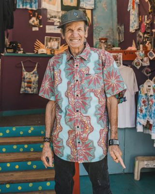 VOLCOM M's Star Shields Short Sleeve Shirt