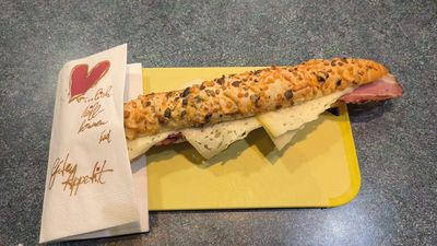 Oberlaaer Genuss-Stangerl KÄSE &amp; SPECK