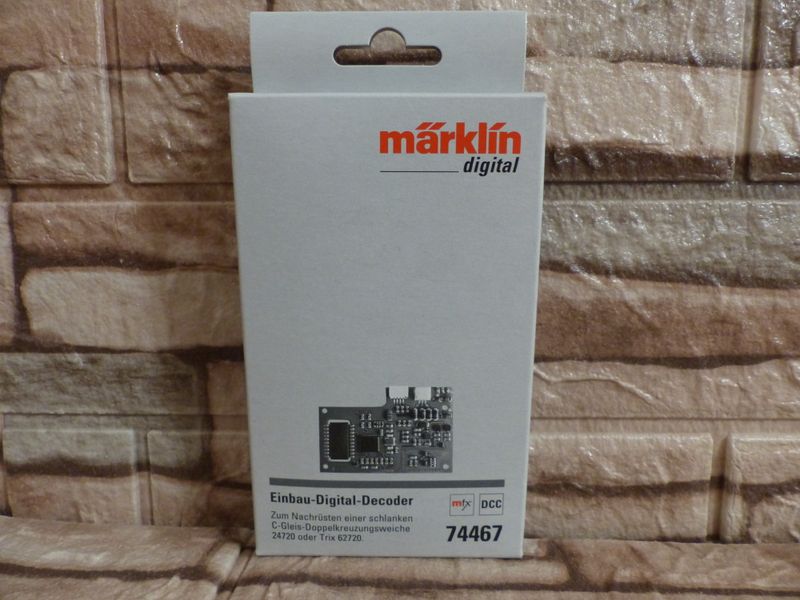 Märklin 74467 Einbau-Digital-DKW-Weichendecoder (C-Gleis) für 24720