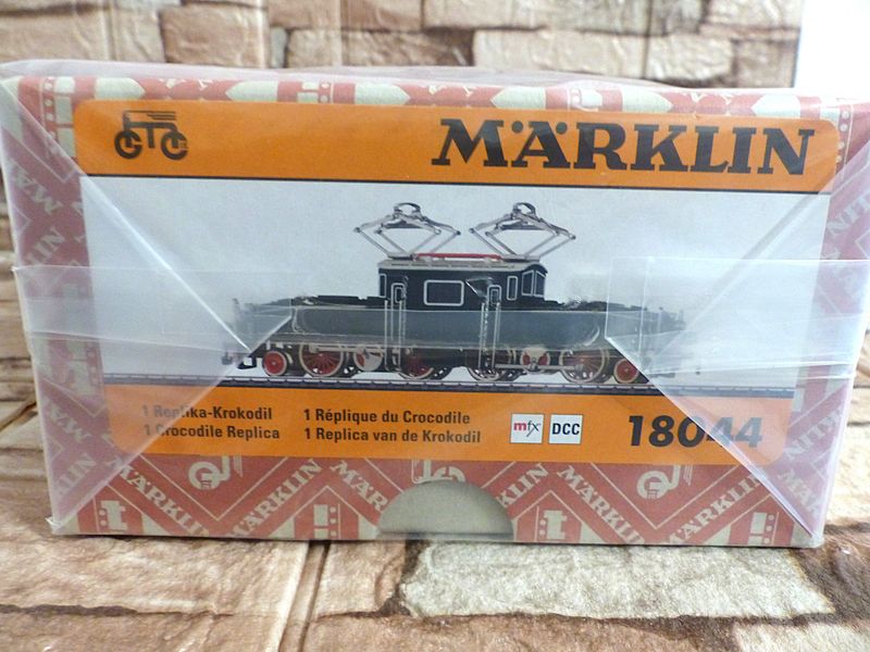 Märklin 18044 H0 Retro-Krokodil CCS 700 mit mfx-Decoder Messemodell 2025 Retro-Verpackung