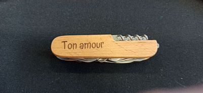 Canif en bois – Gravure sur mesure