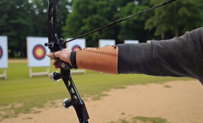 Protège-bras en cuir – ArcCare x Crazy Ranch