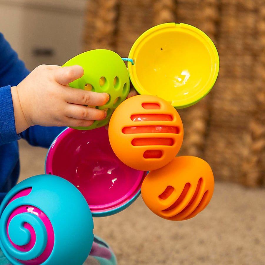Fat Brain Toy Oombee Ball