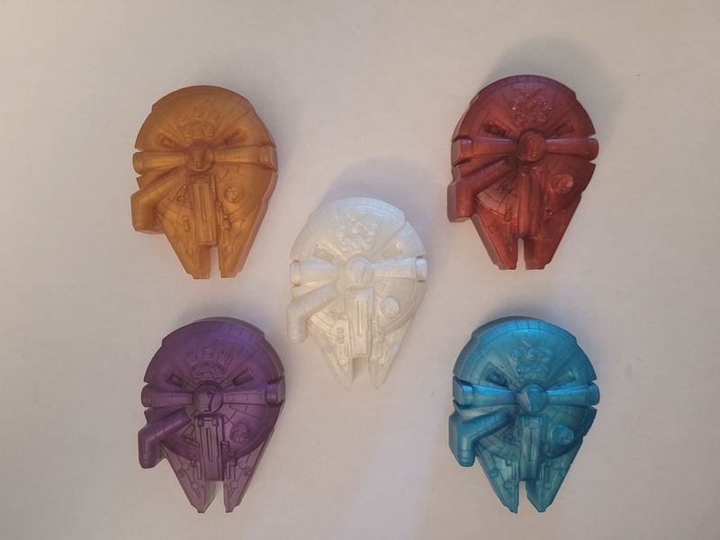 MILLENNIUM FALCON COLLECTIBLE