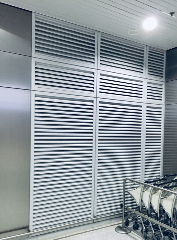 grille de ventilation sécurisée à ailettes - fabrication sur mesure