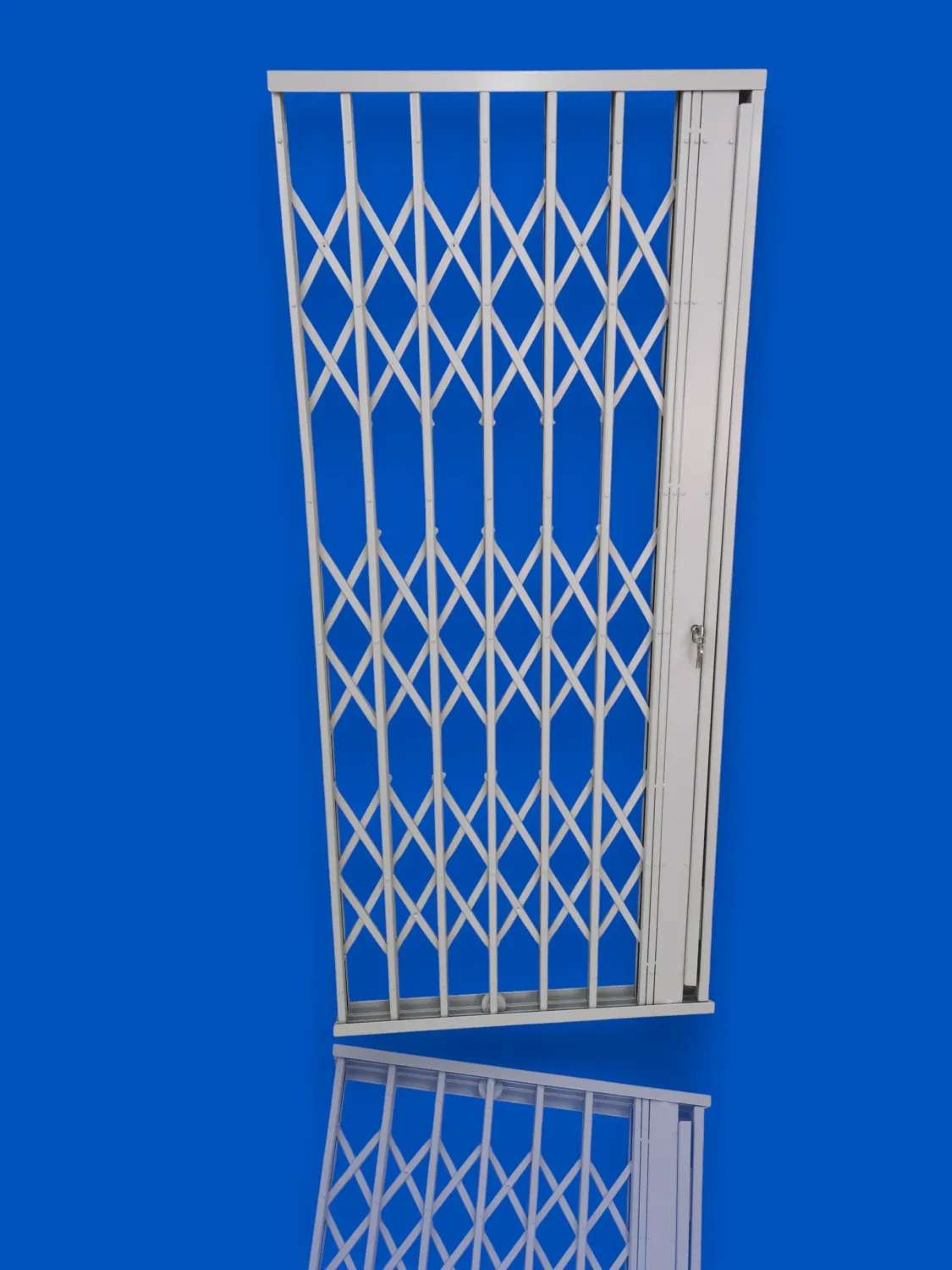 Fabrication de grille de sécurité extensible en acier dans les ateliers Douville 1927 France