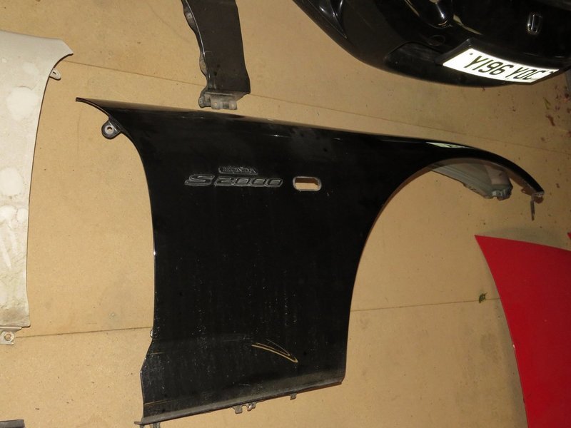 Honda S2000  Black Drivers right front Wing