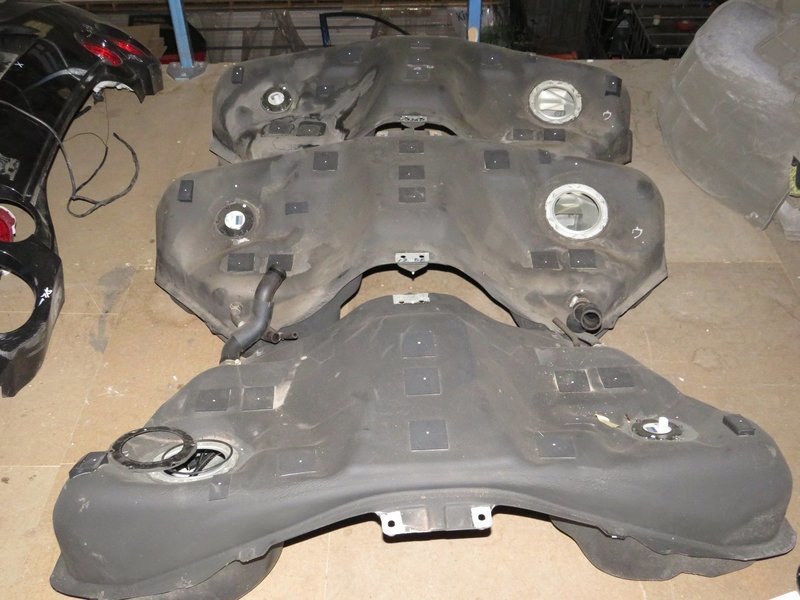 Nissan GTR R35 Fuel Petrol Tank but no Fuel Pump