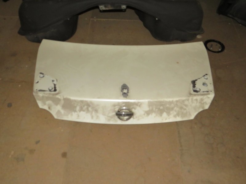 Nissan GTR R35 Rear boot Lid in White
