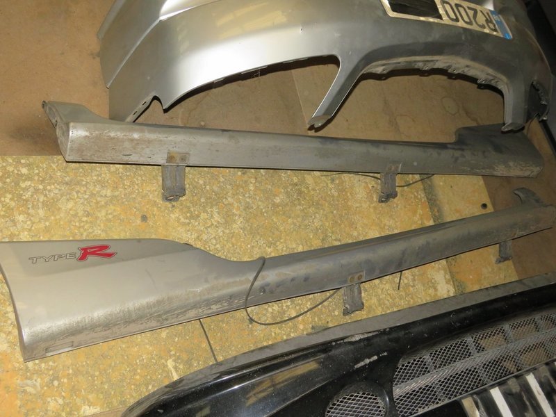 Honda Civic Type R EP3 A pair of Silver Side Skirts Both Left and Right