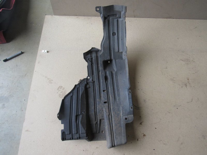 Nissan 350z 2004 Front wheel Arch Trim Sure its Passenger Side and Rear Section