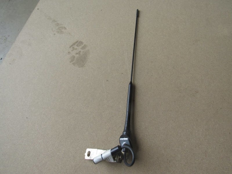Nissan 350z 2004 Radio Stereo Antenna Complete